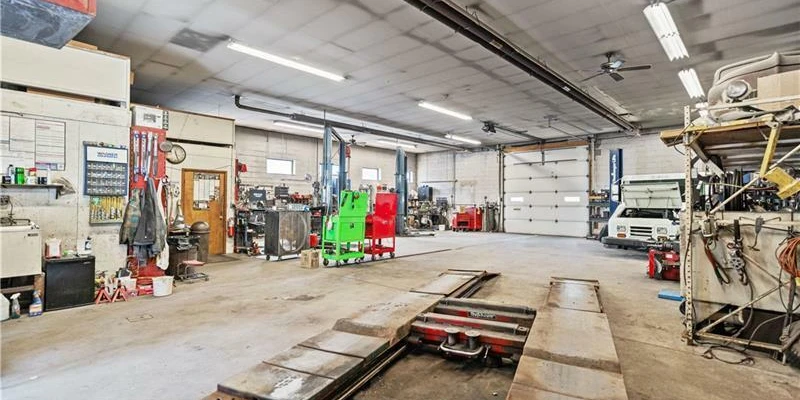560 Hoover Rd, Pittsburgh, PA for sale