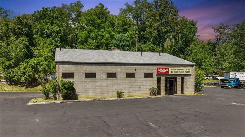 560 Hoover Rd, Pittsburgh, PA for sale