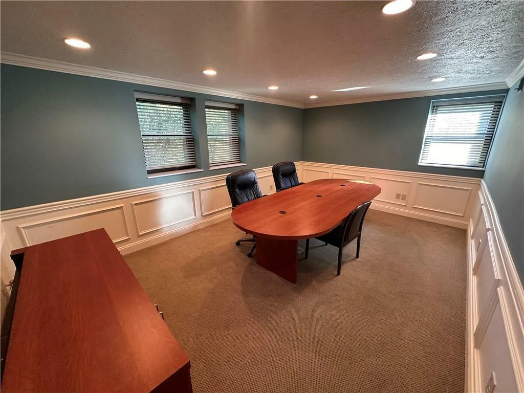 McKnight East Professional Office