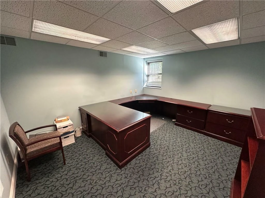 McKnight East Professional Office