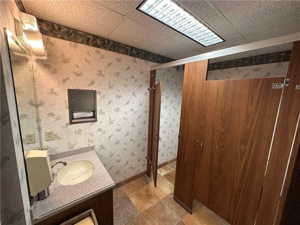 McKnight East Professional Office