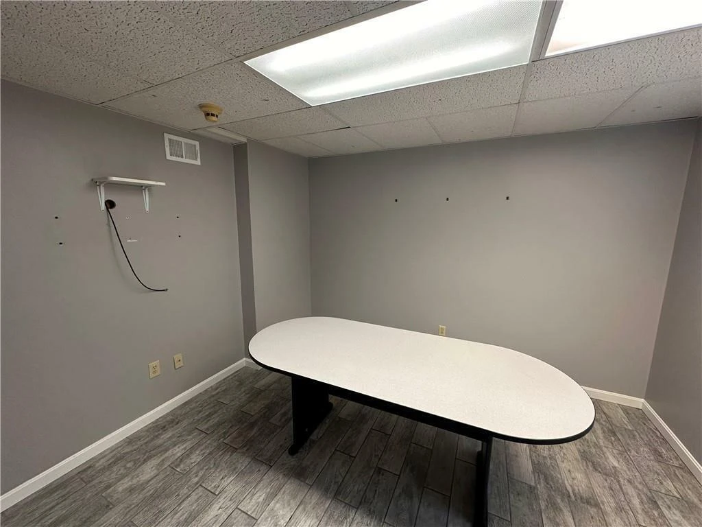 McKnight East Professional Office