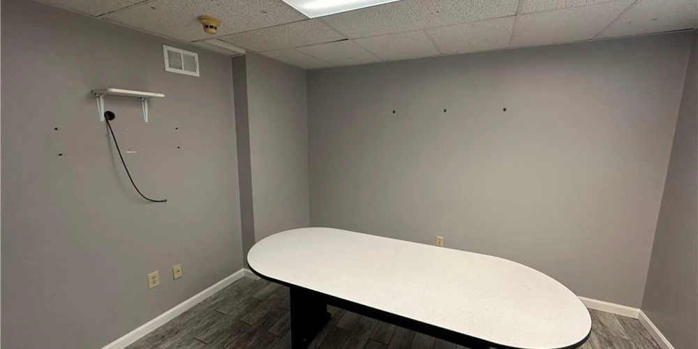 McKnight East Professional Office
