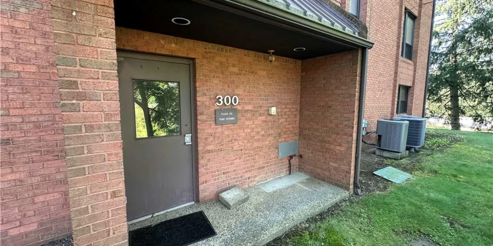 McKnight East Professional Office
