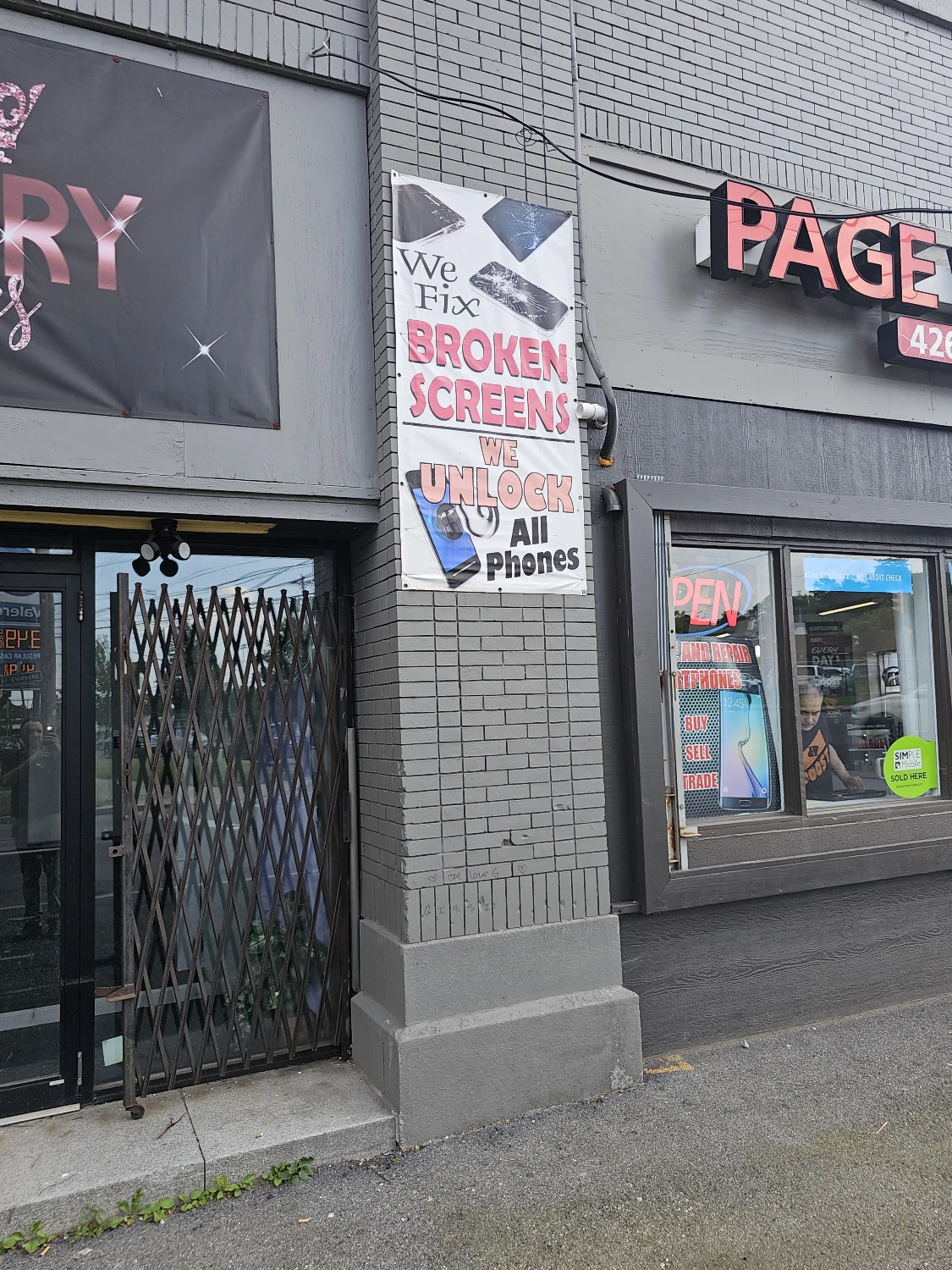 Syracuse Mixed-Use Corner Building – Retail Income + Residential Conversion
