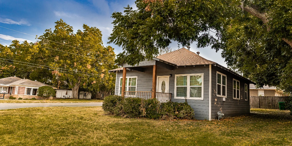 1306 South Austin Street, Brenham, TX for sale