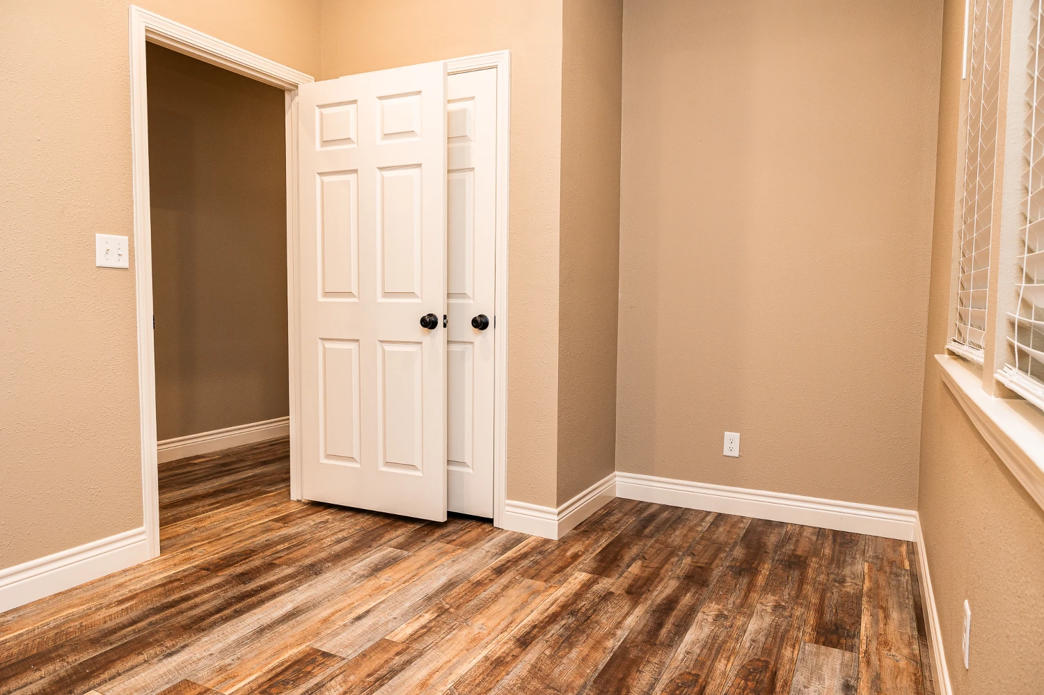 1306 South Austin Street, Brenham, TX for sale