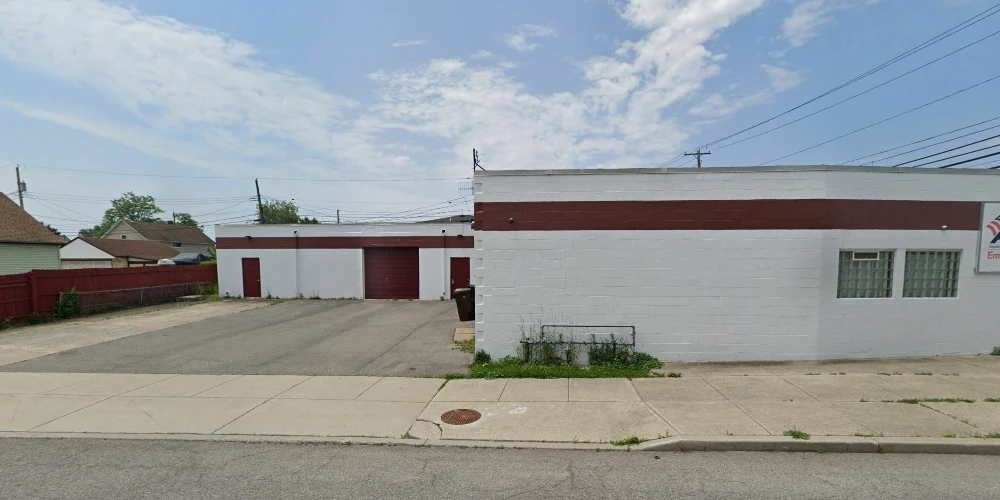 2363 Broadway St - 7,400+/- SF Multipurpose Commercial Building