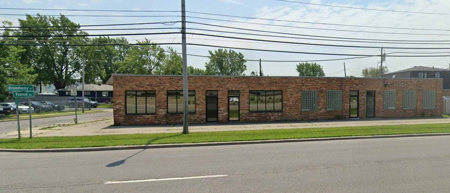 2363 Broadway St - 7,400+/- SF Multipurpose Commercial Building