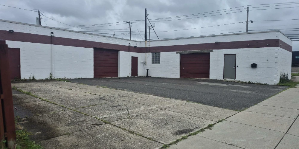 2363 Broadway St - 7,400+/- SF Multipurpose Commercial Building