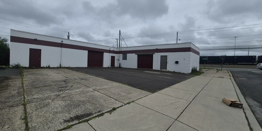 2363 Broadway St - 7,400+/- SF Multipurpose Commercial Building