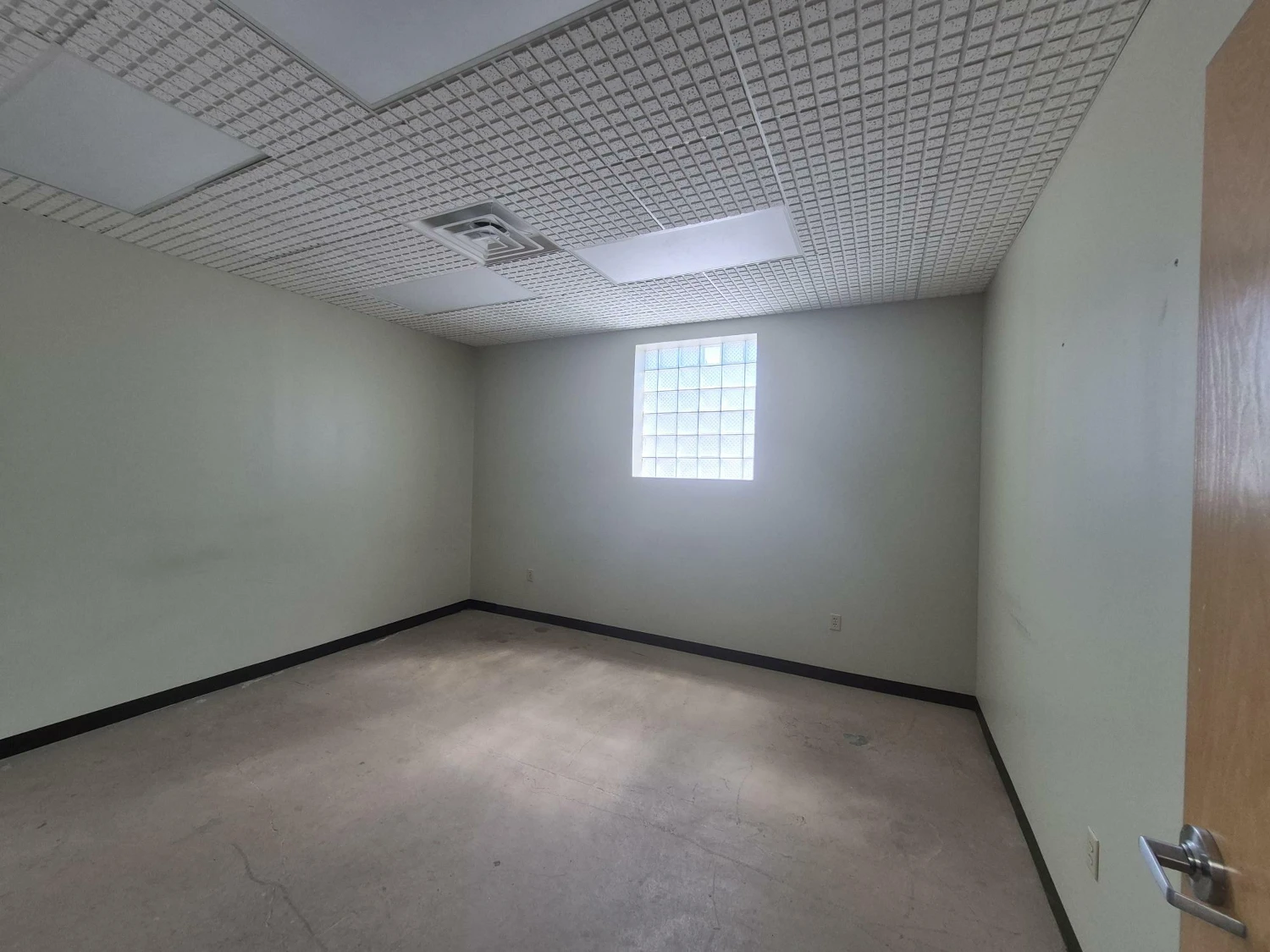 2363 Broadway St - 7,400+/- SF Multipurpose Commercial Building