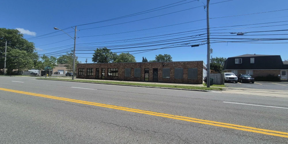 2363 Broadway St - 7,400+/- SF Multipurpose Commercial Building
