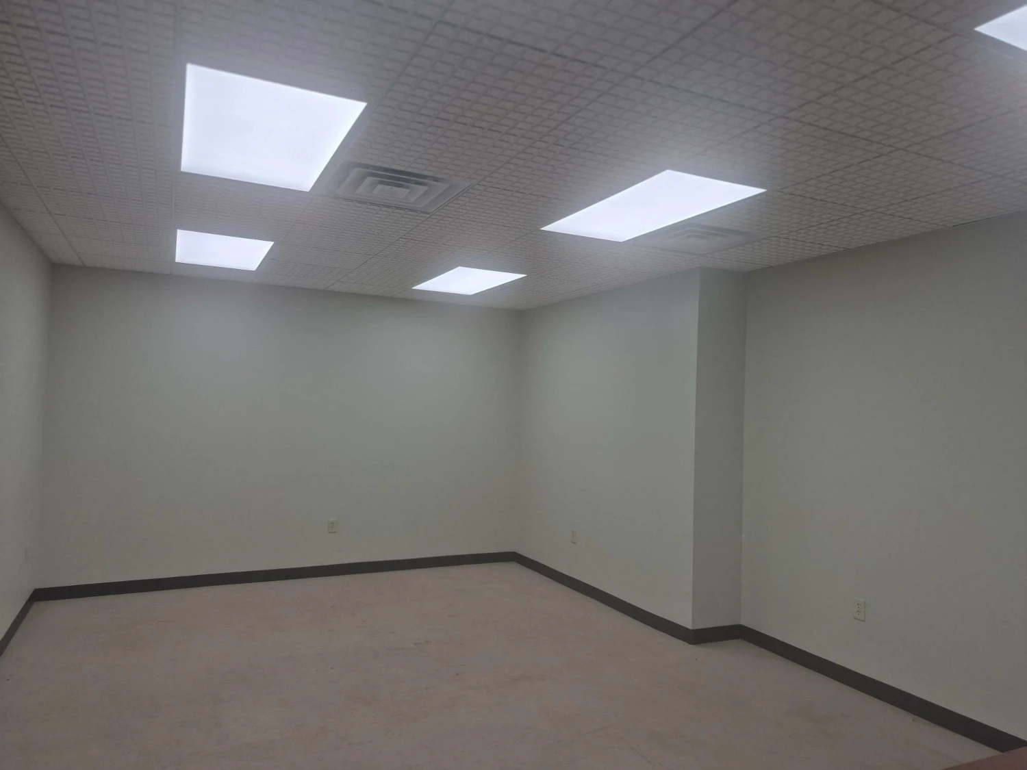 2363 Broadway St - 7,400+/- SF Multipurpose Commercial Building