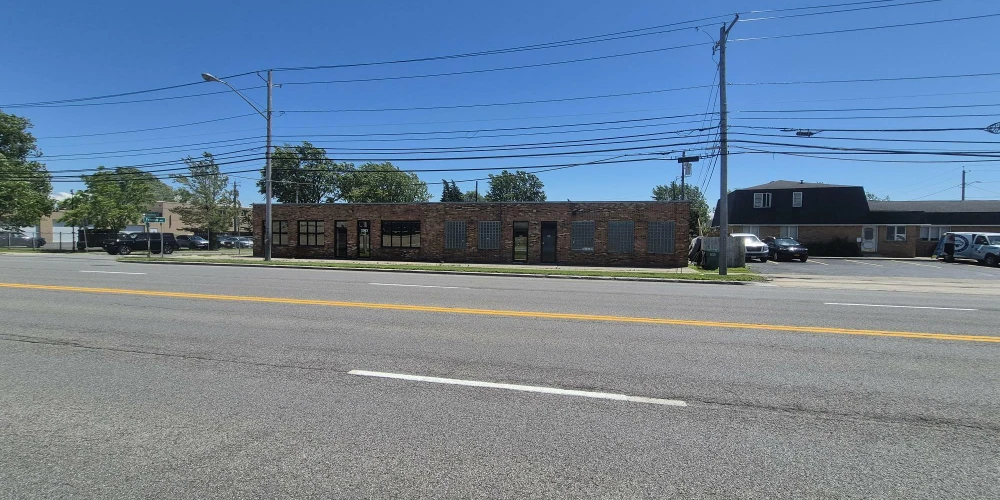 2363 Broadway St - 7,400+/- SF Multipurpose Commercial Building