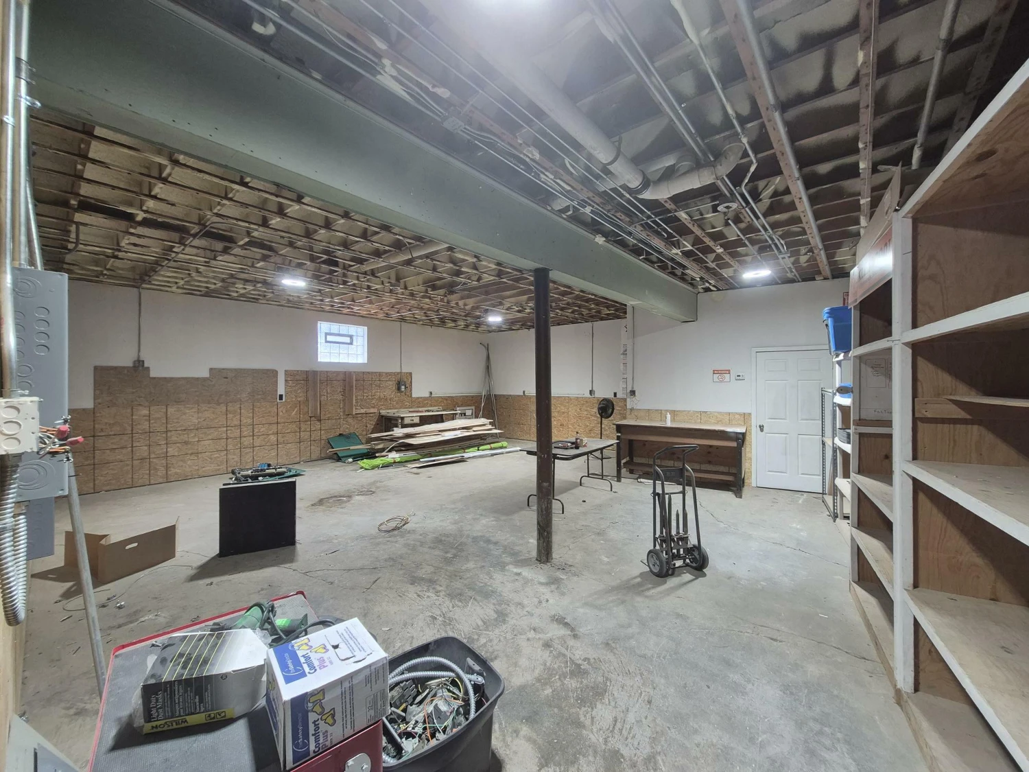 2363 Broadway St - 7,400+/- SF Multipurpose Commercial Building