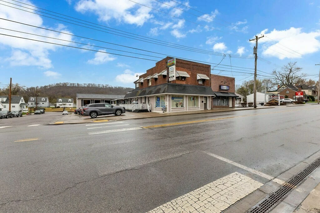3410 4th Ave, Beaver Falls, PA for sale