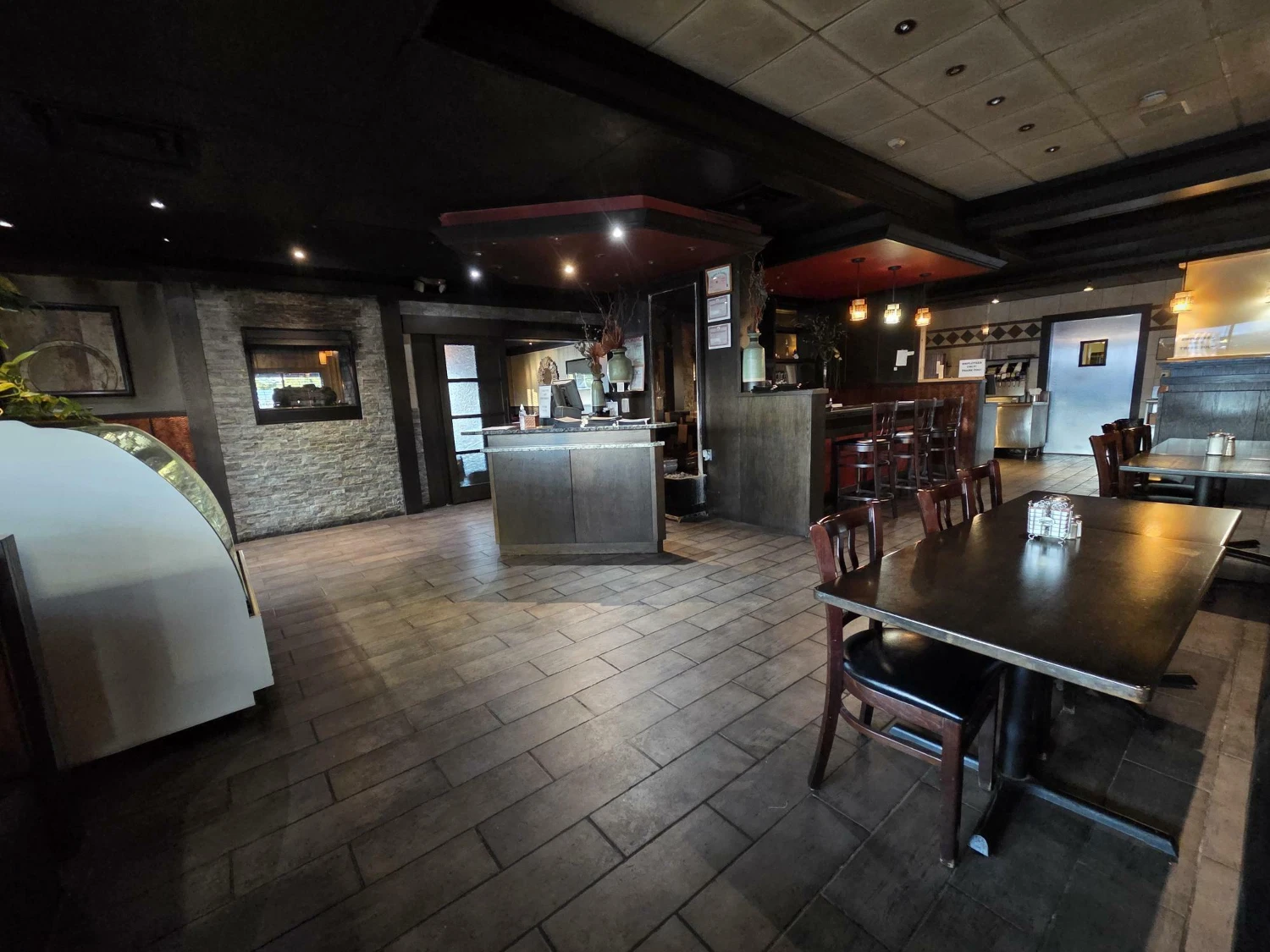 6135 Transit Rd - 6,298+/- SF EXISTING RESTAURANT FOR SALE