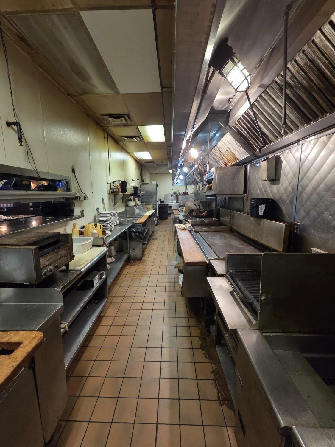 6135 Transit Rd - 6,298+/- SF EXISTING RESTAURANT FOR SALE