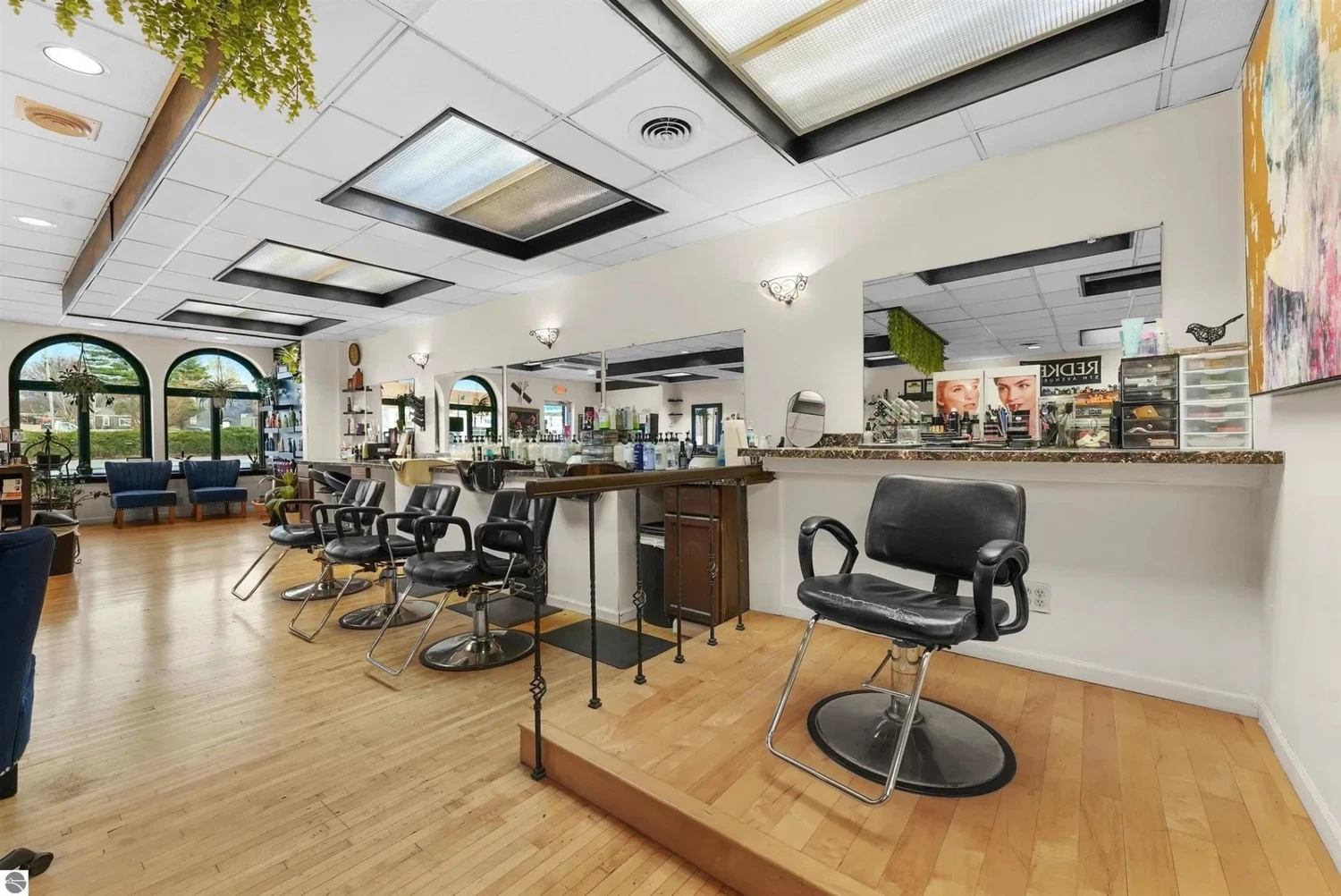 Historical Building (2,050 SF) and Business (Hair Salon)