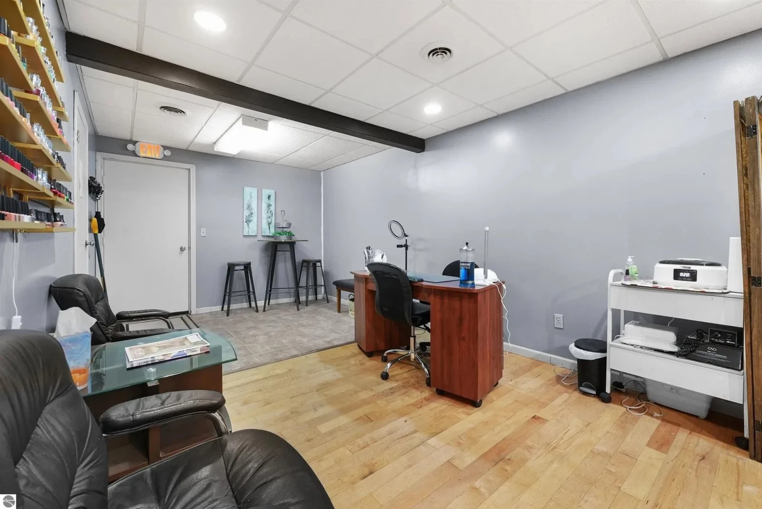Historical Building (2,050 SF) and Business (Hair Salon)