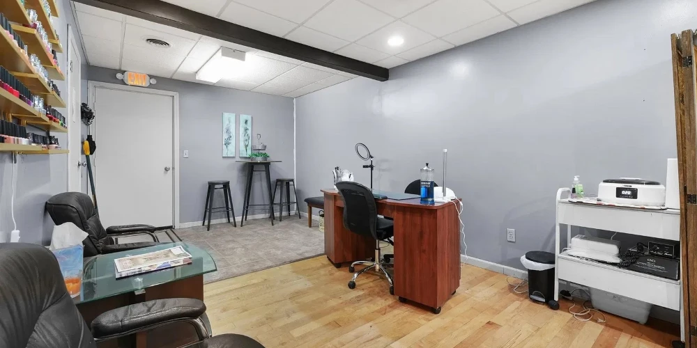 Historical Building (2,050 SF) and Business (Hair Salon)