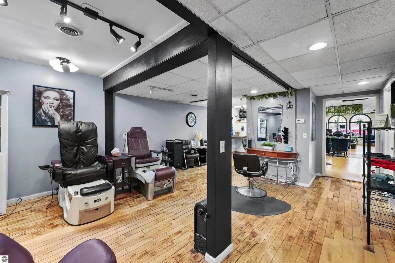 Historical Building (2,050 SF) and Business (Hair Salon)