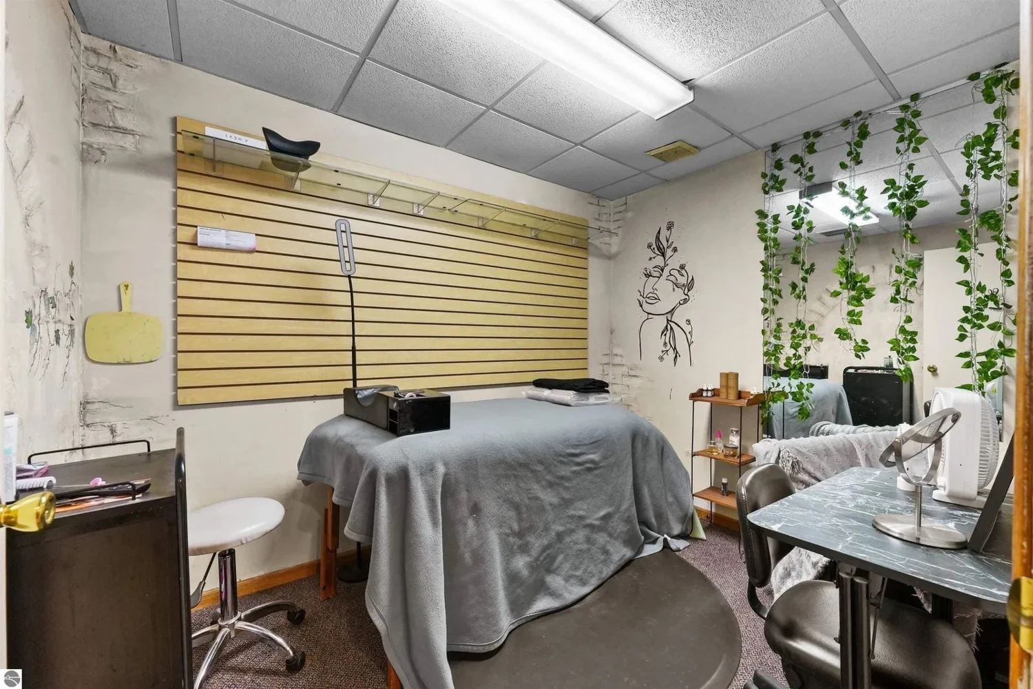 Historical Building (2,050 SF) and Business (Hair Salon)