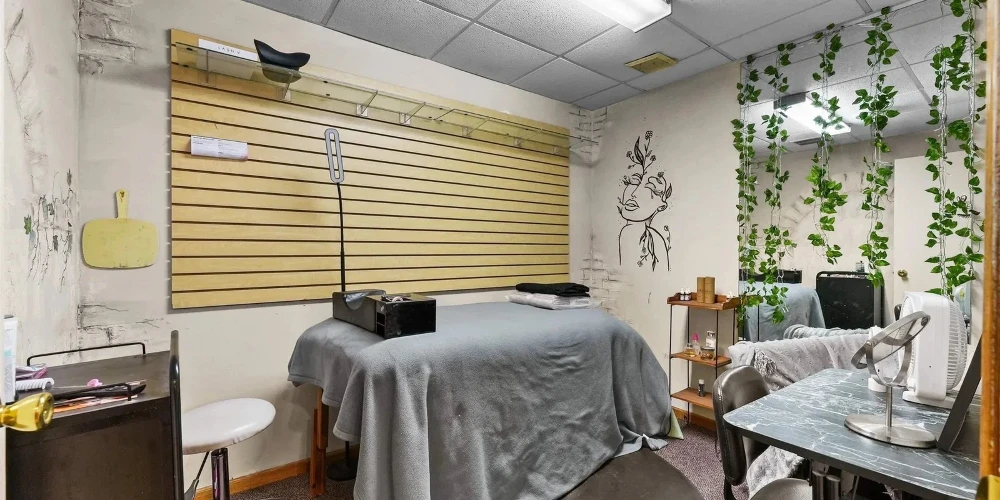 Historical Building (2,050 SF) and Business (Hair Salon)