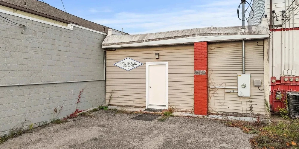 Historical Building (2,050 SF) and Business (Hair Salon)
