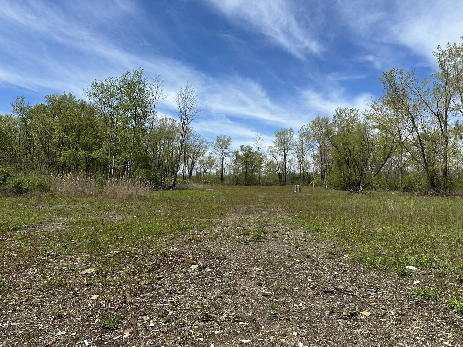 157-171 Willow Rd - 1,874+/- SF Junkyard Property