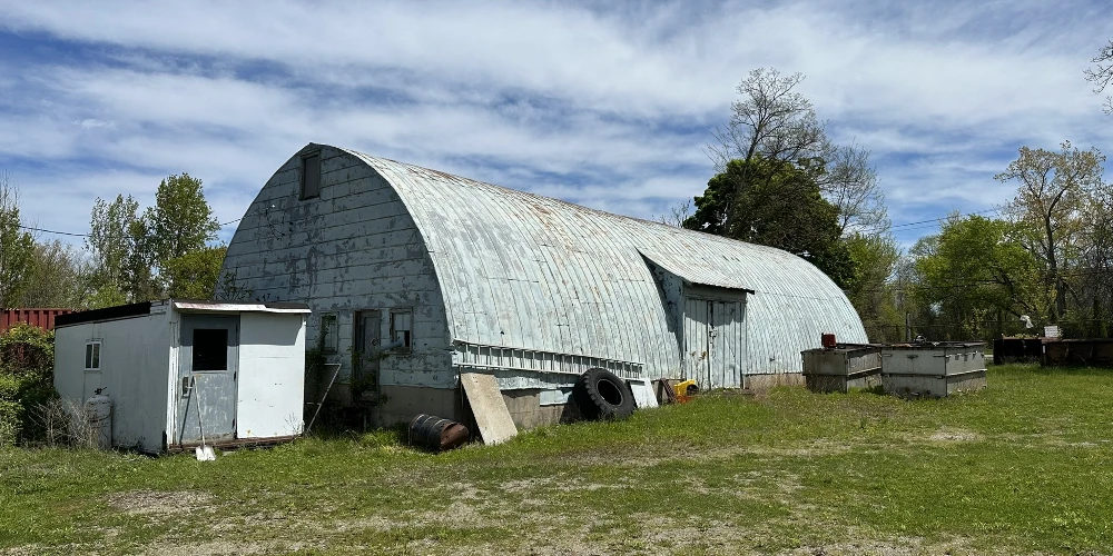 157-171 Willow Rd - 1,874+/- SF Junkyard Property