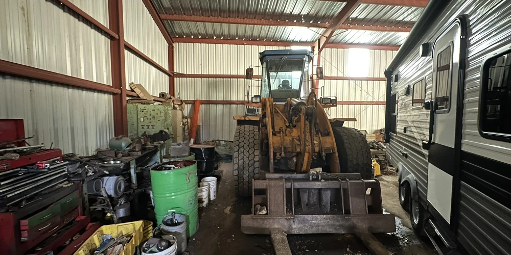 157-171 Willow Rd - 1,874+/- SF Junkyard Property