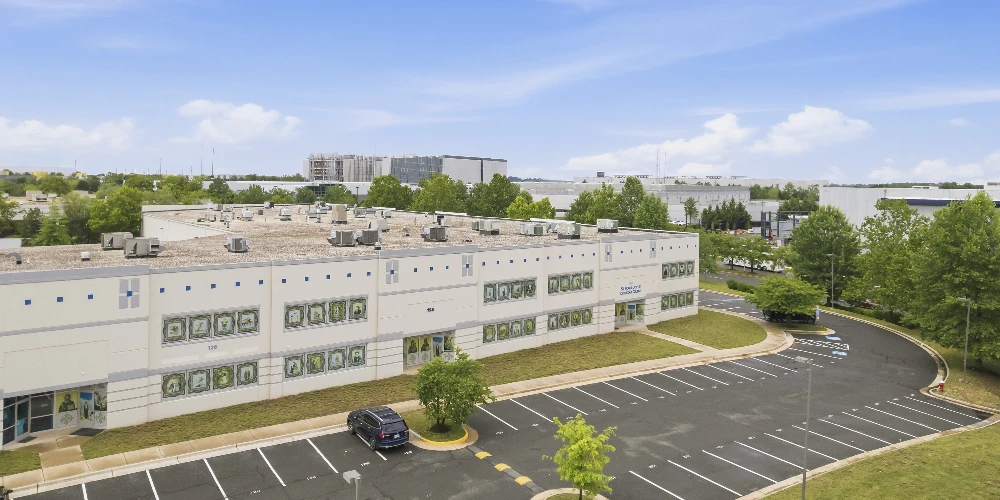 25,050 SF Industrial Flex | Owner-User Opportunity