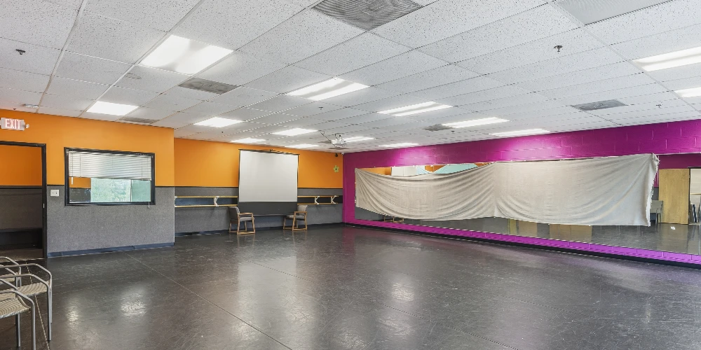 25,050 SF Industrial Flex | Owner-User Opportunity