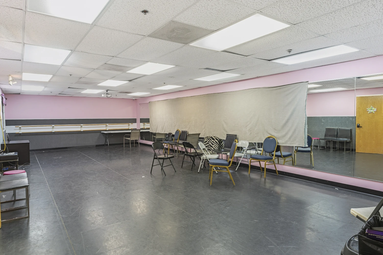 25,050 SF Industrial Flex | Owner-User Opportunity