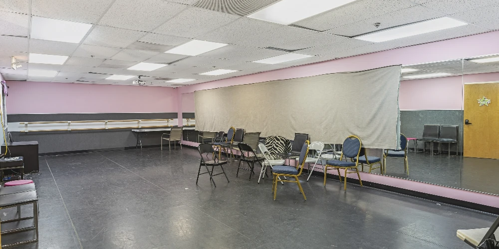 25,050 SF Industrial Flex | Owner-User Opportunity
