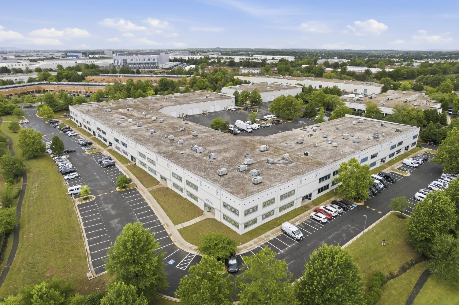 25,050 SF Industrial Flex | Owner-User Opportunity