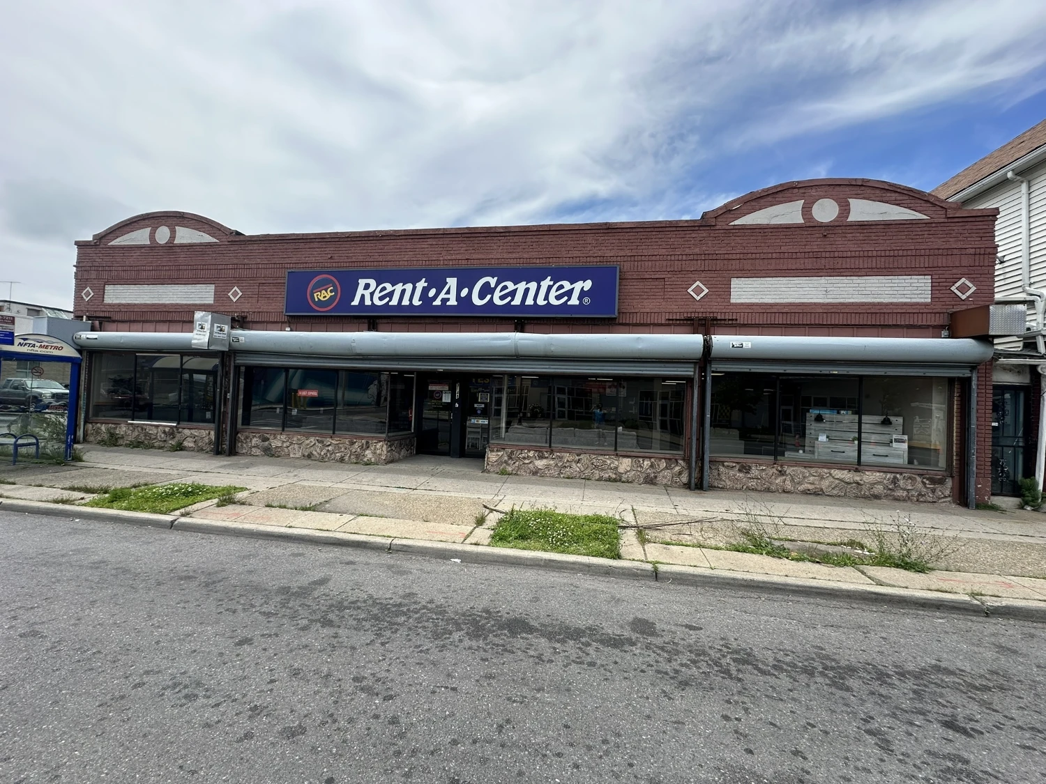 3146 Bailey Ave - 5,712+/- SF Retail