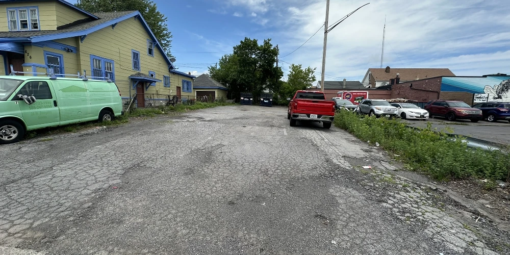 3146 Bailey Ave - 5,712+/- SF Retail