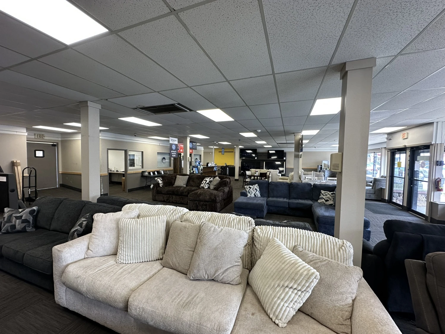 3146 Bailey Ave - 5,712+/- SF Retail