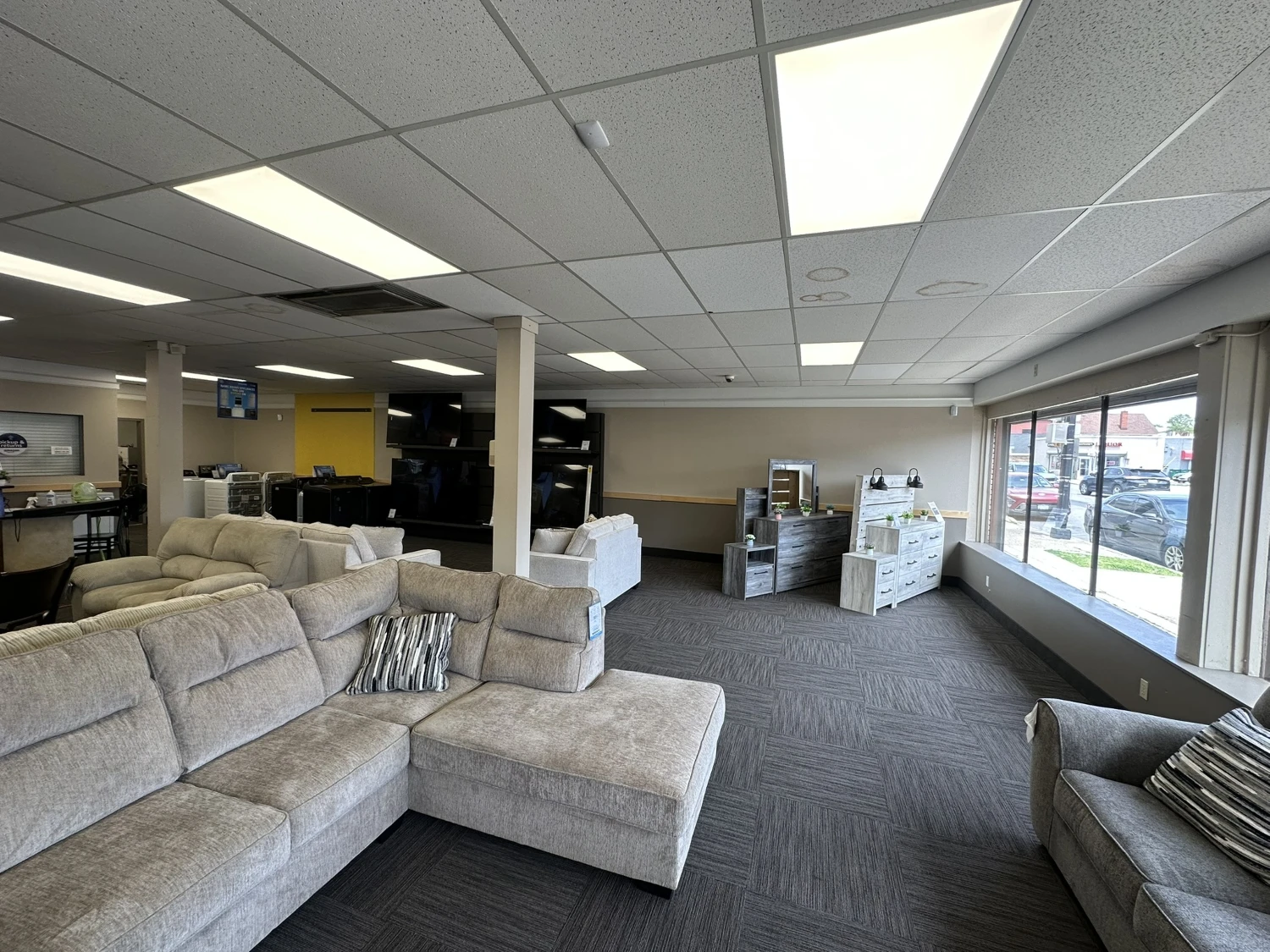 3146 Bailey Ave - 5,712+/- SF Retail