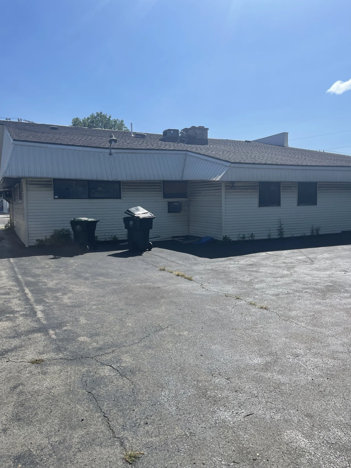 3,044+/- SF Office/Retail Building