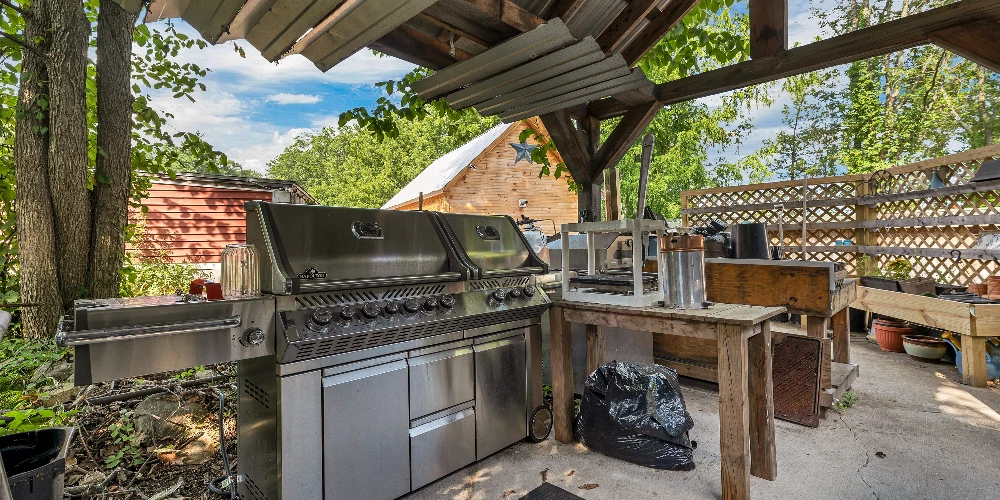 Historic Mixed-Use Estate with Immediate Cash Flow & Growth Potential 