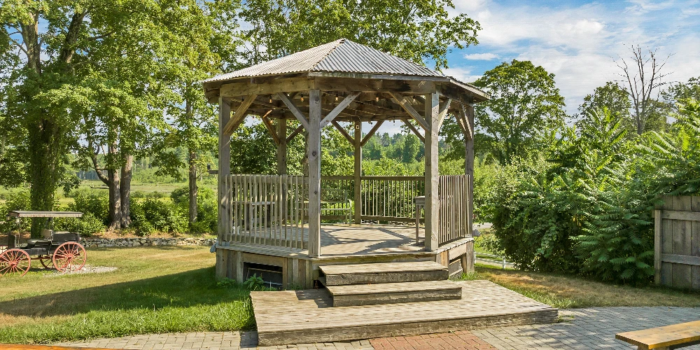 Historic Mixed-Use Estate with Immediate Cash Flow & Growth Potential 