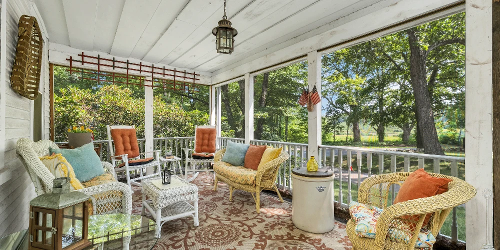 Historic Mixed-Use Estate with Immediate Cash Flow & Growth Potential 