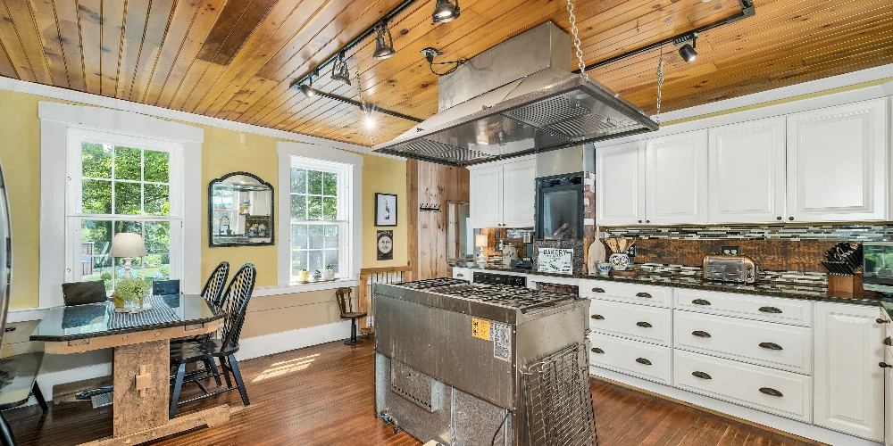 Historic Mixed-Use Estate with Immediate Cash Flow & Growth Potential 