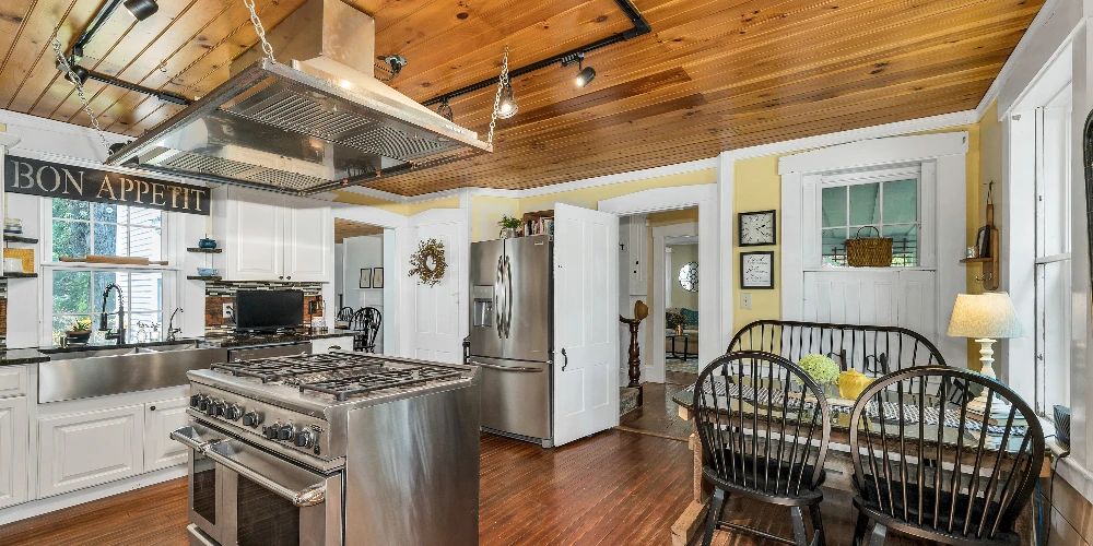 Historic Mixed-Use Estate with Immediate Cash Flow & Growth Potential 