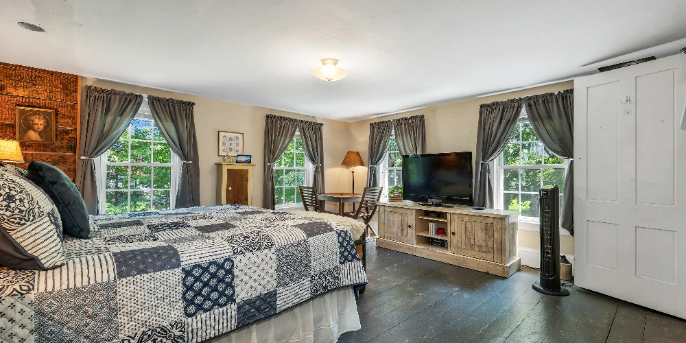 Historic Mixed-Use Estate with Immediate Cash Flow & Growth Potential 