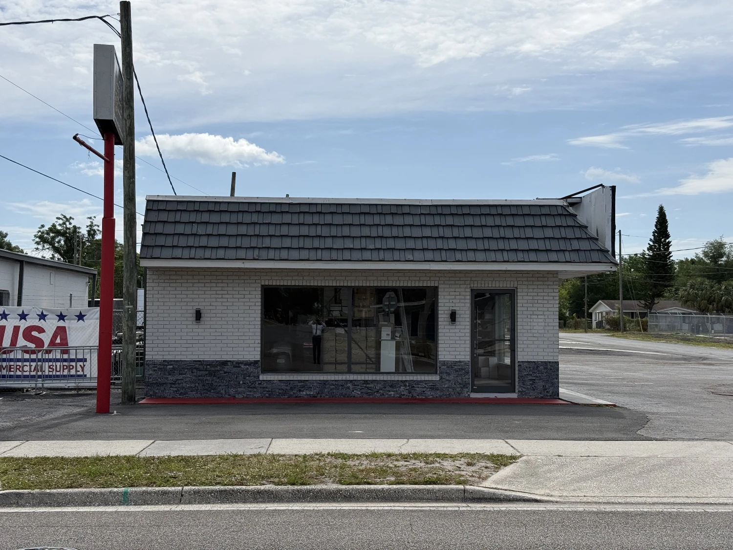 NORTHEAST TAMPA RETAIL